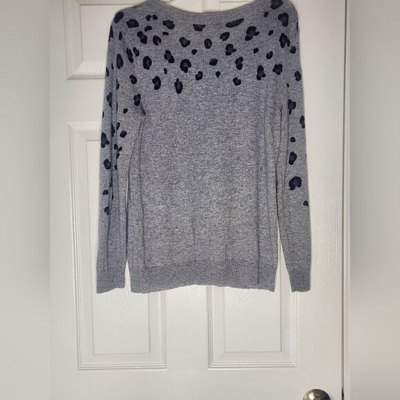 Halogen LP Gray Leopard Print 100% CASHMERE Crew Neck LngSlv Women’s Sweater - Picture 6 of 6